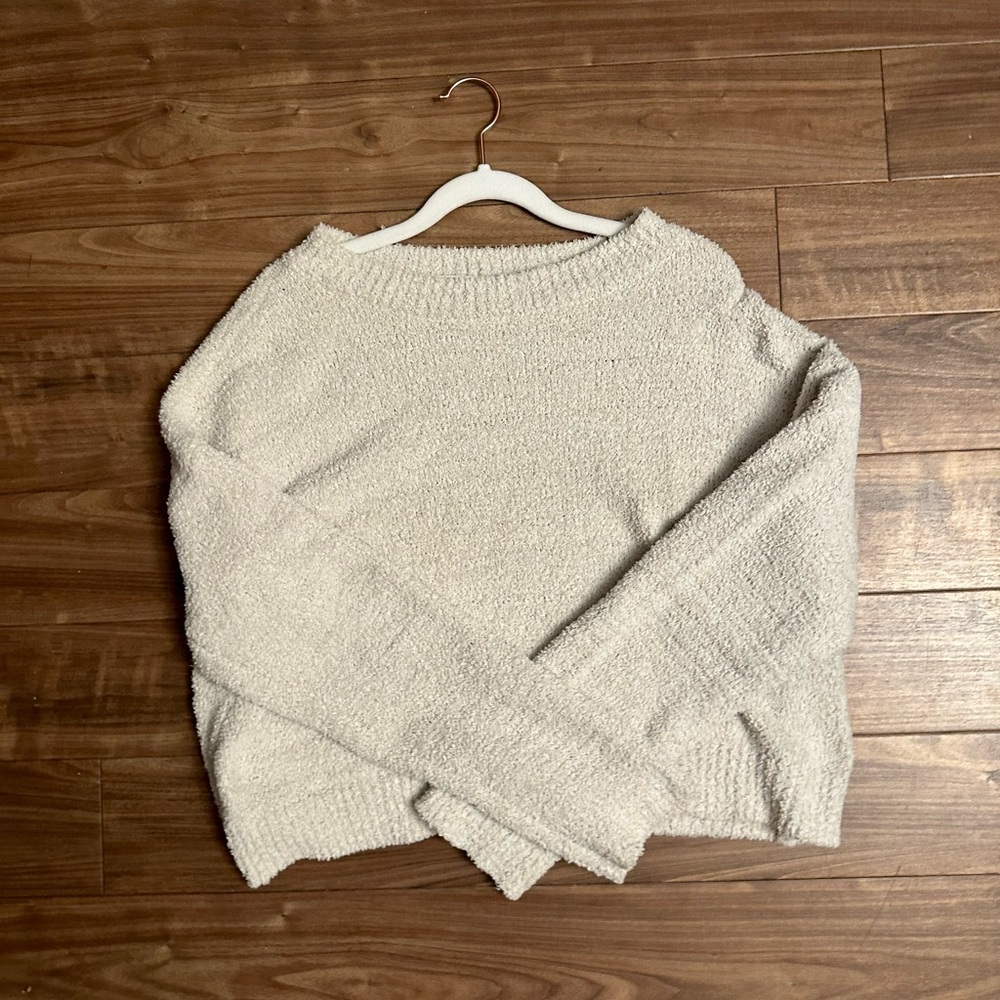 Double Zero cream colored women’s sweater. Size medium
